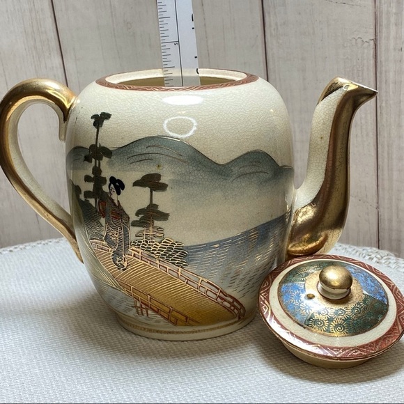 Antique Satsuma from Japan Meiji research: Vatican.com or eBay for more … - Picture 5 of 16